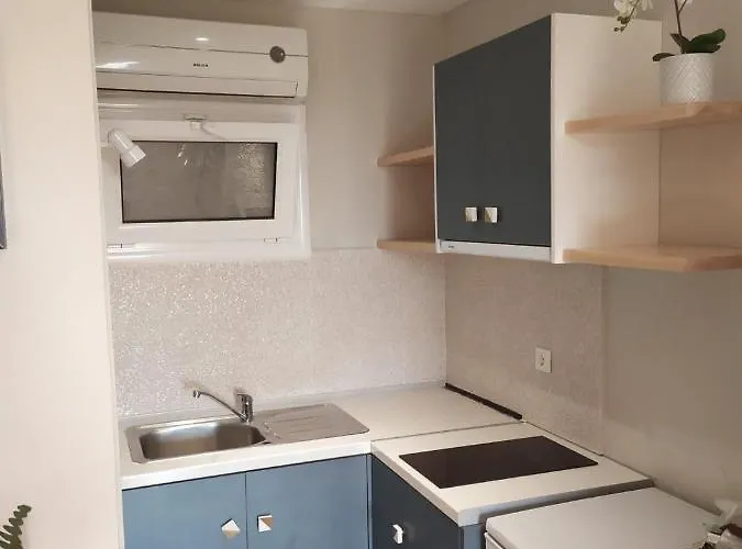 Sea & Sky By Marisa Apartman *